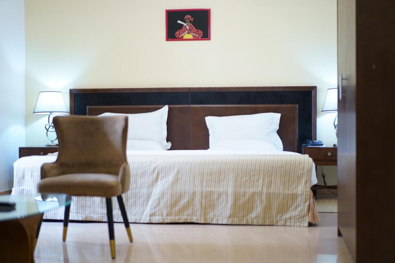 Le Feto Hotel Dakar Bagian luar foto
