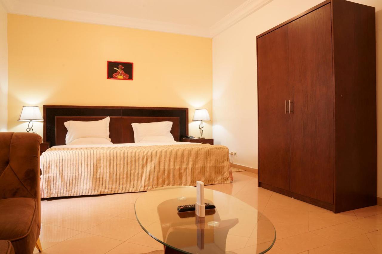 Le Feto Hotel Dakar Bagian luar foto